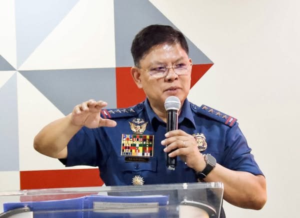 前来探监”1500比索每人！三警员涉嫌勒索探视费遭捕。-棋牌策略-棋牌外挂论坛