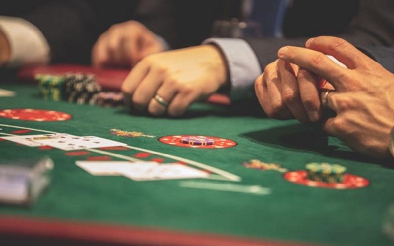 三公游戏中如何通过语言观察对手？-棋牌策略-棋牌外挂论坛